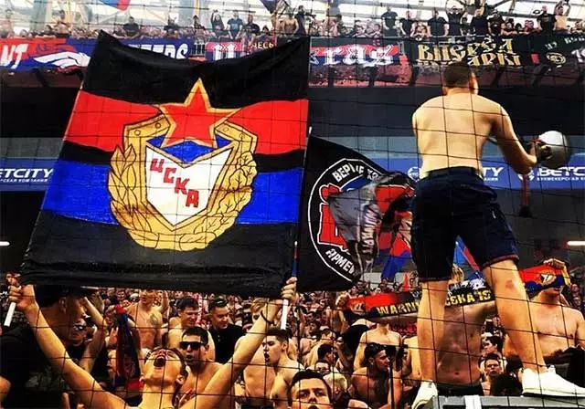  同城德比恩怨延续，飞铲冲突险酿风波