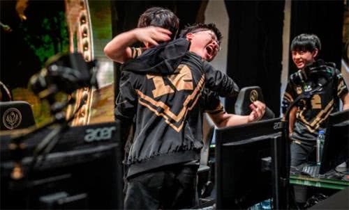  经典重现电竞元老续写传奇篇章