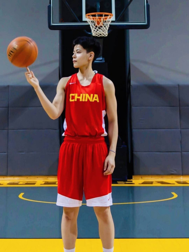  女篮联赛崛起，巾帼英姿不让须眉