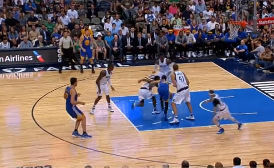  扣篮大赛激情上演，空中飞人争夺桂冠