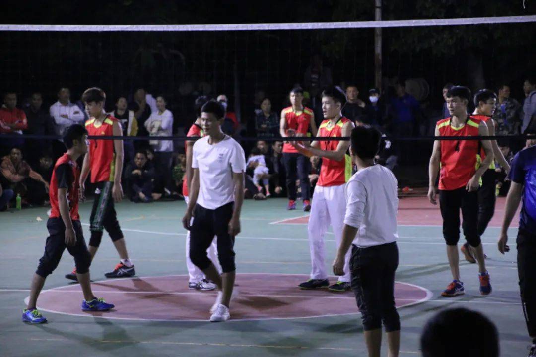  CBA季后赛烽火重燃，八强队伍蓄势待发