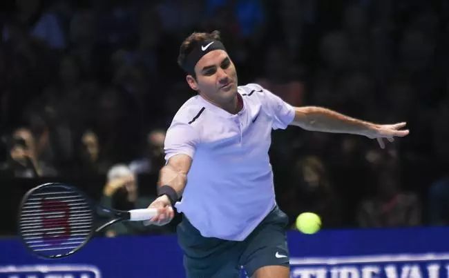  发球上网战术奏效，伊斯内尔轰出制胜ACE