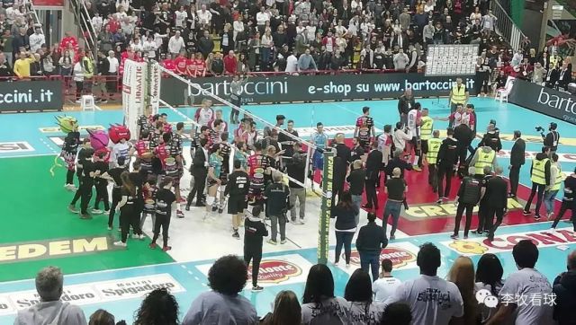  欧冠淘汰赛抽签揭晓，死亡之组悬念丛生  