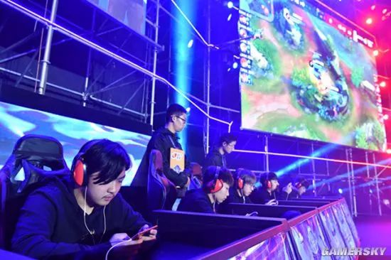  电竞城市争霸赛点燃全民热情