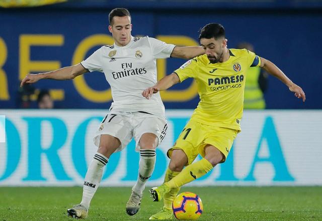  主帅战术调整见效，弱旅逼平领头羊