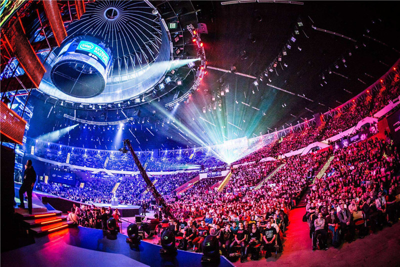  跨国电竞对抗赛启幕，中外顶尖选手展开巅峰对决