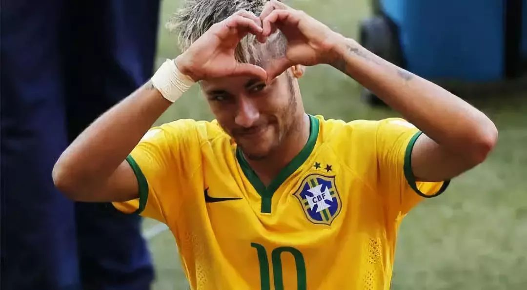  费德勒告别赛引泪目，球迷致敬传奇时刻