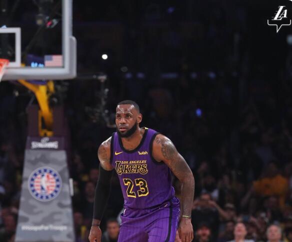  詹姆斯里程碑之夜，湖人擒获国王迎五连胜